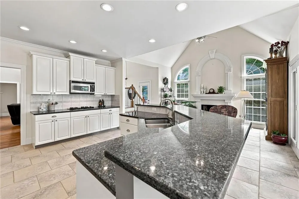 5359 Point South Drive Gainesville, GA 30504