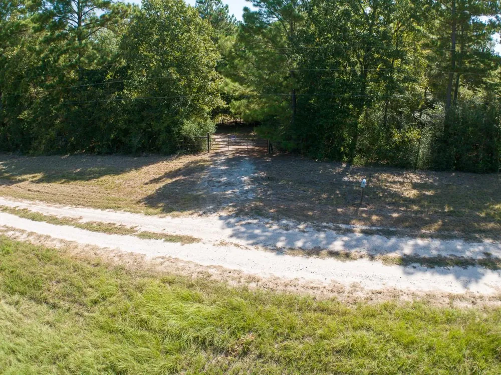 134 Cedar Ridge Huntsville, TX 77320