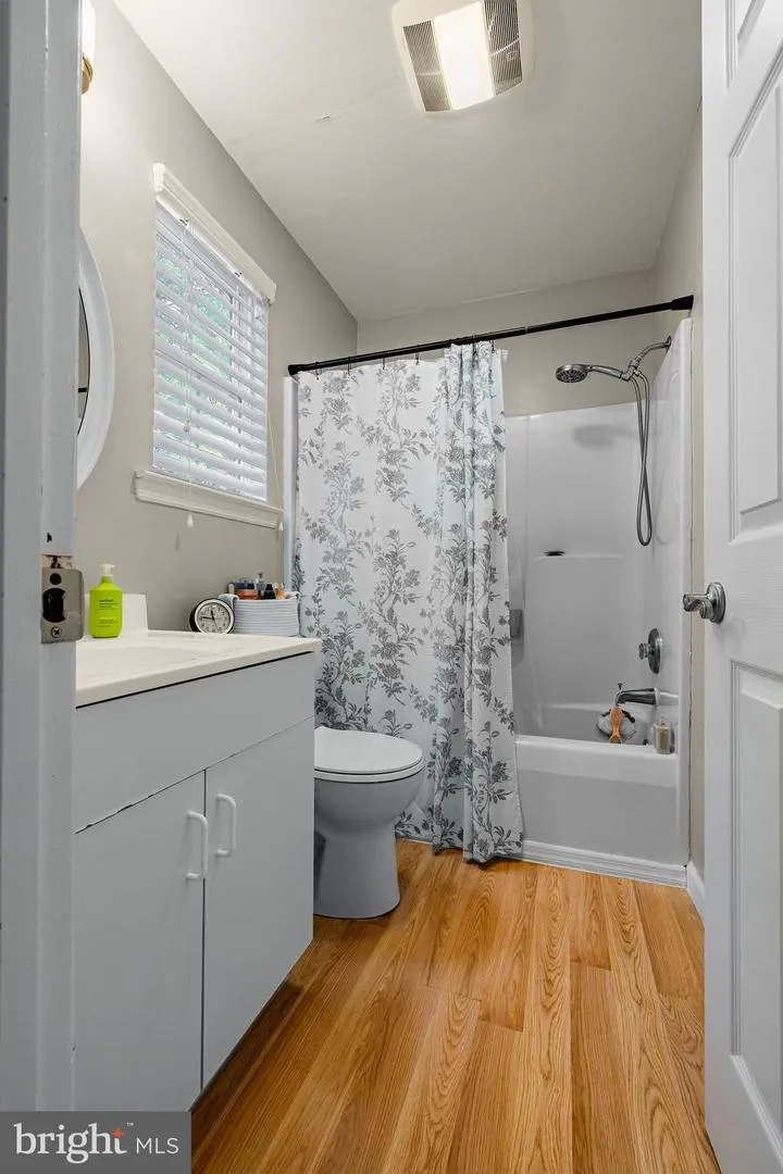 146 PINE AVENUE West Berlin, NJ 08091