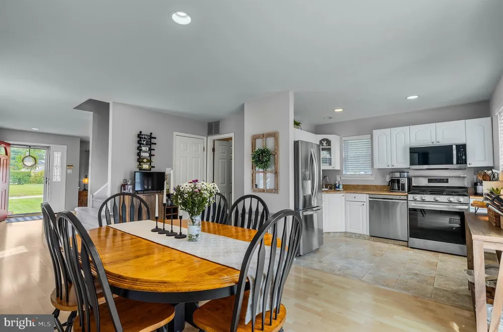 146 PINE AVENUE West Berlin, NJ 08091