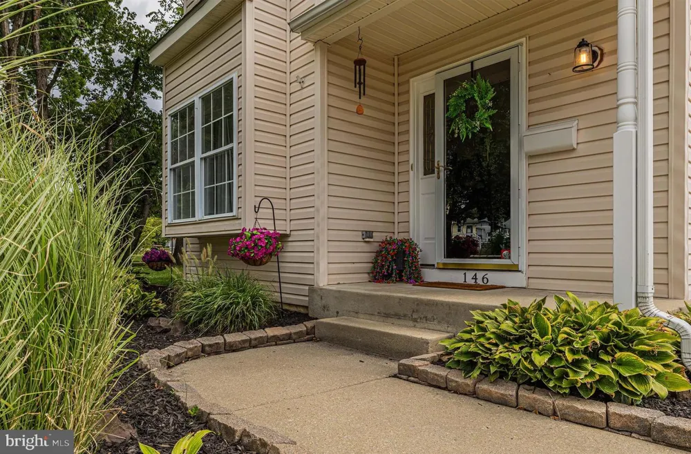 146 PINE AVENUE West Berlin, NJ 08091