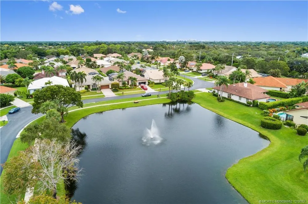 9140 Cypress Hollow Drive Palm Beach Gardens, FL 33418