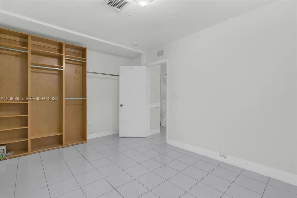 9441 SW 27th Dr Miami, FL 33165