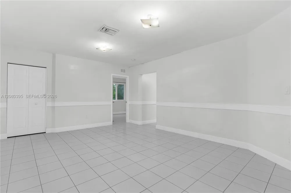 9441 SW 27th Dr Miami, FL 33165