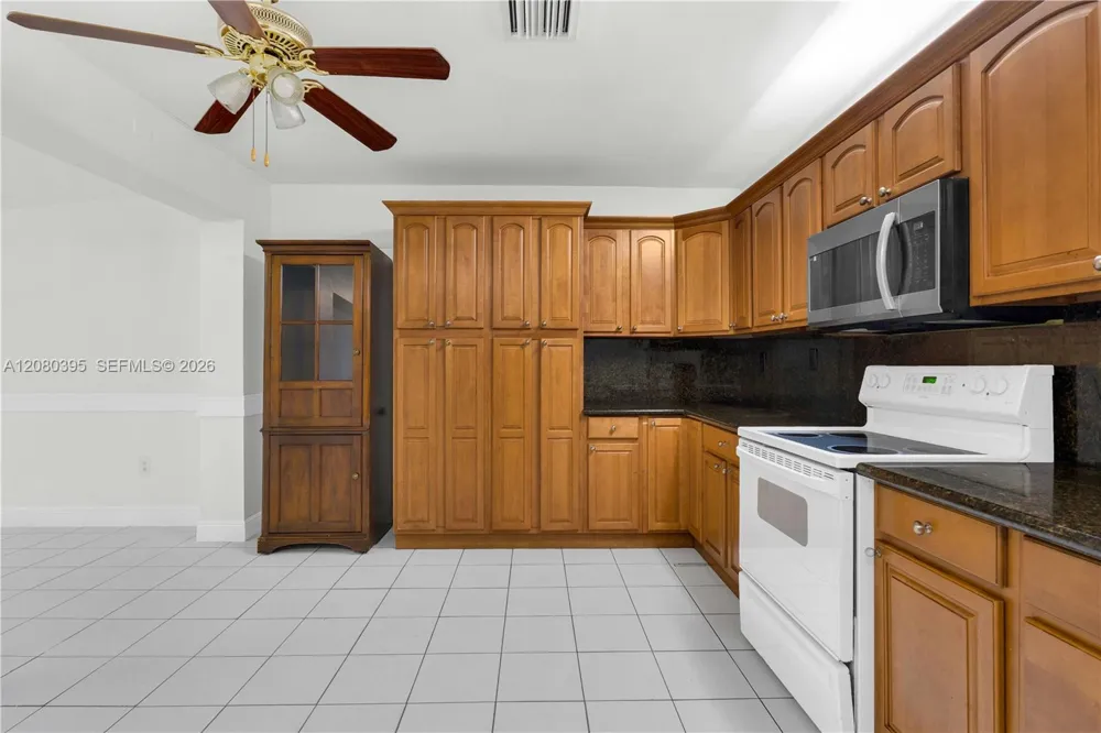 9441 SW 27th Dr Miami, FL 33165