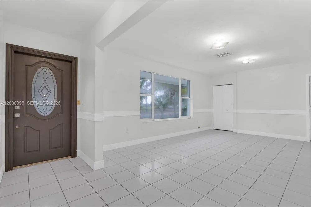 9441 SW 27th Dr Miami, FL 33165