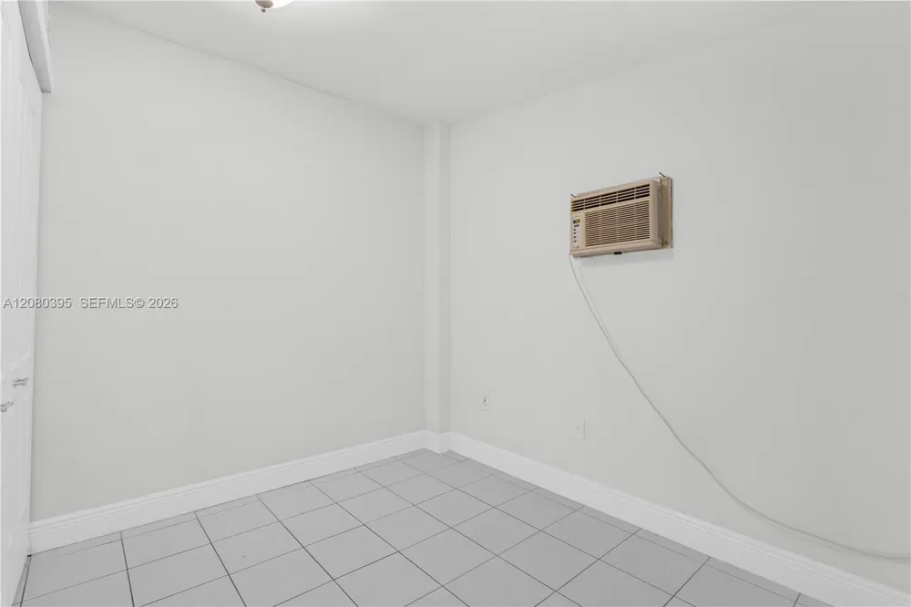 9441 SW 27th Dr Miami, FL 33165