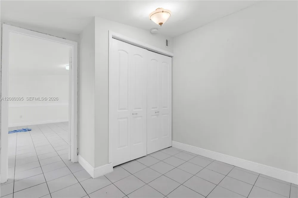 9441 SW 27th Dr Miami, FL 33165