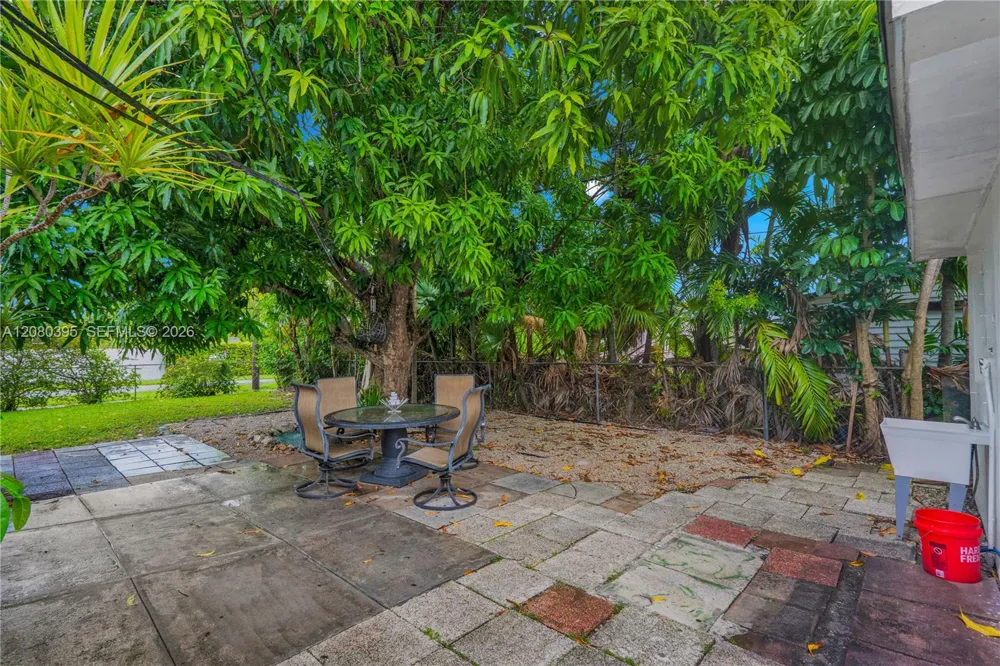 9441 SW 27th Dr Miami, FL 33165