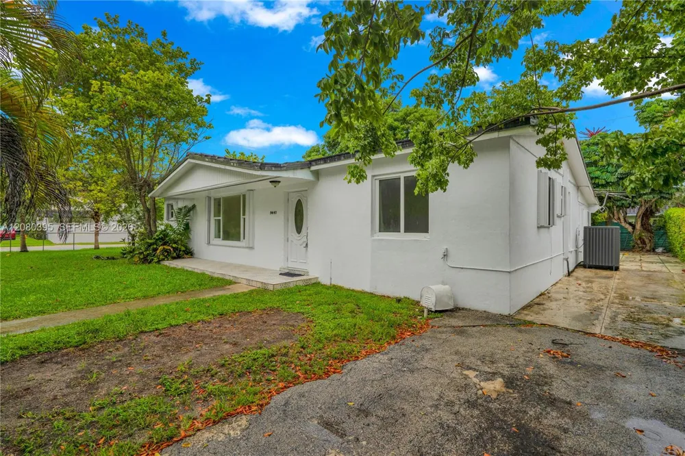 9441 SW 27th Dr Miami, FL 33165