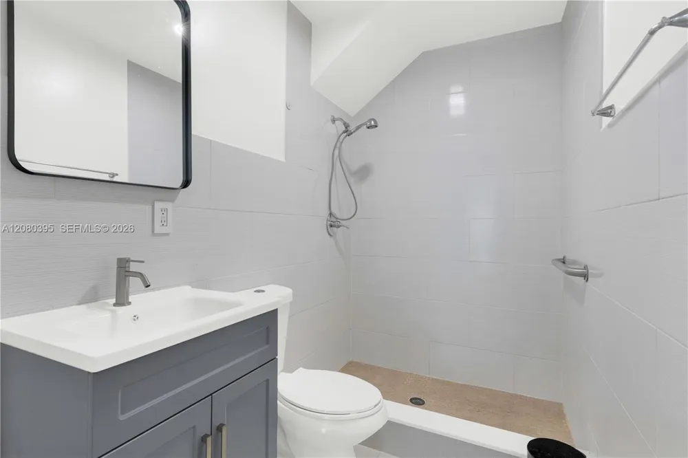 9441 SW 27th Dr Miami, FL 33165