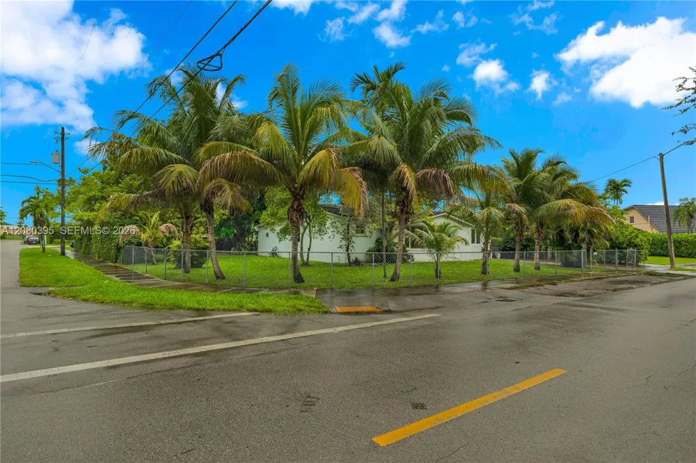 9441 SW 27th Dr Miami, FL 33165