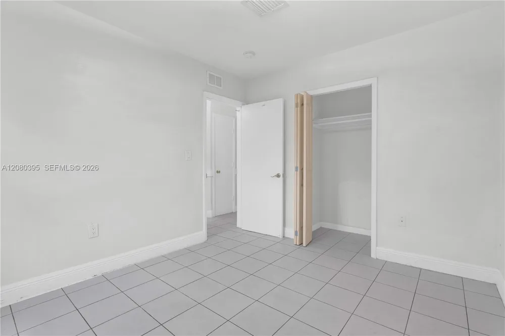 9441 SW 27th Dr Miami, FL 33165
