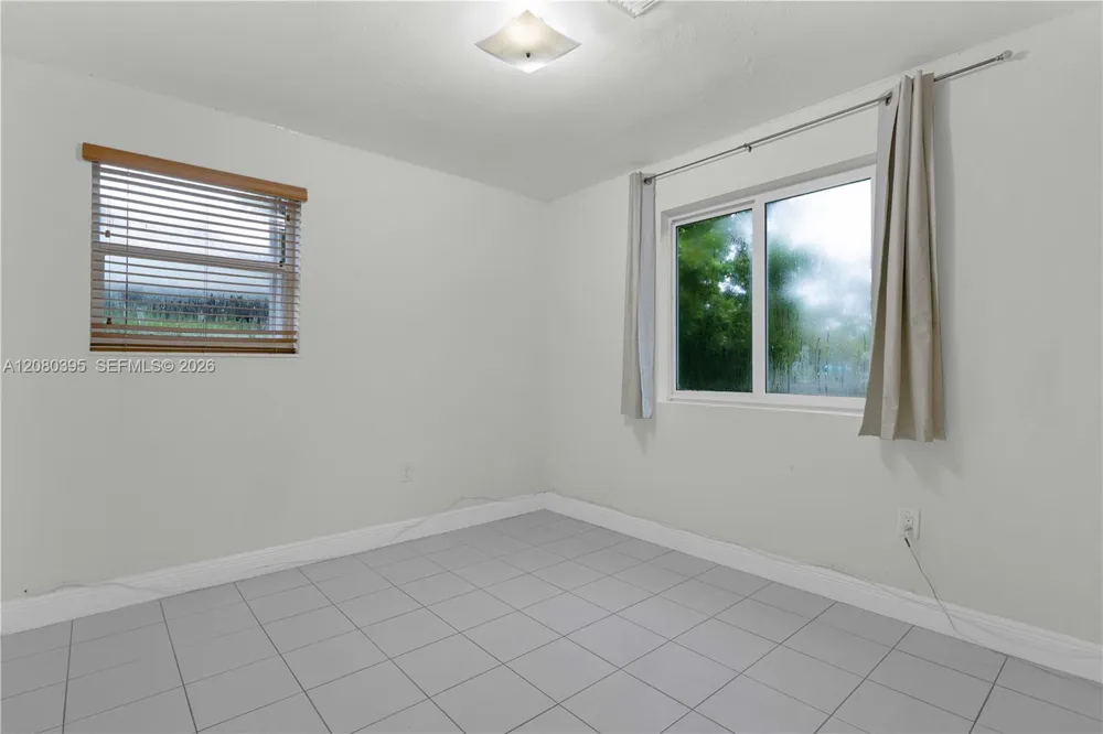 9441 SW 27th Dr Miami, FL 33165