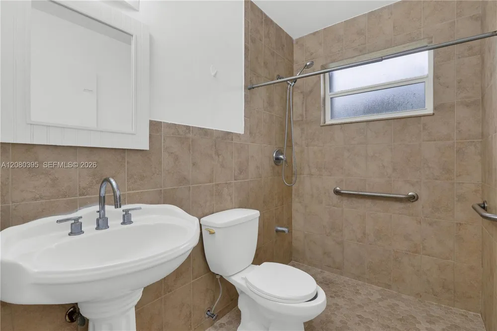 9441 SW 27th Dr Miami, FL 33165