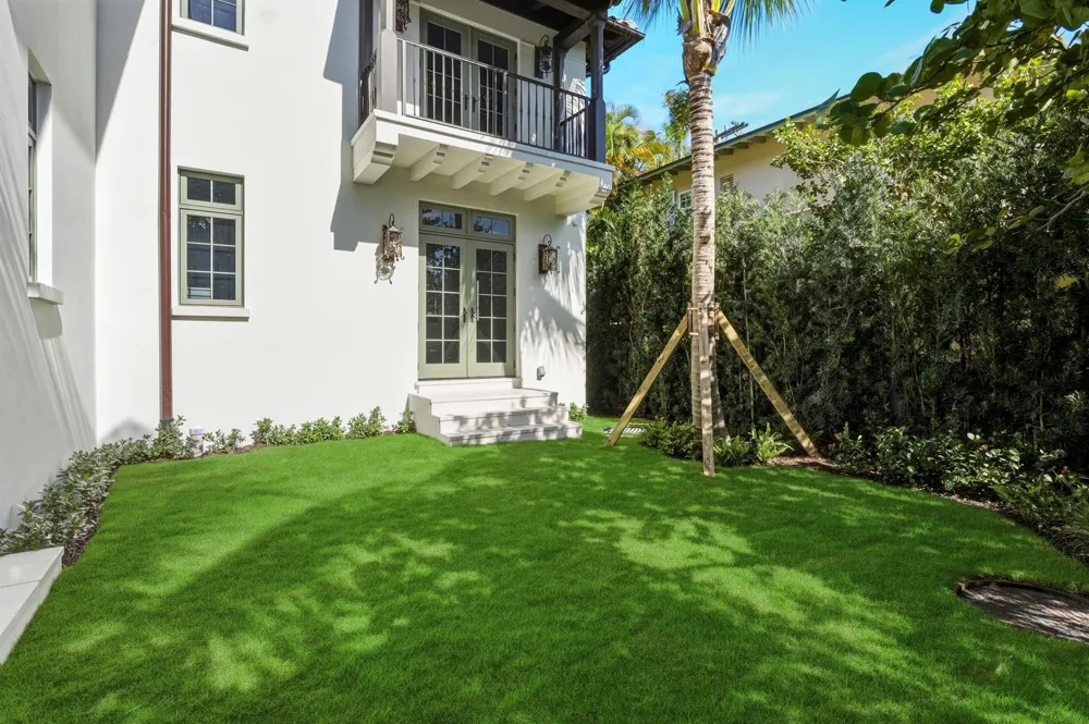 259 OLEANDER AVENUE Palm Beach, FL 33480