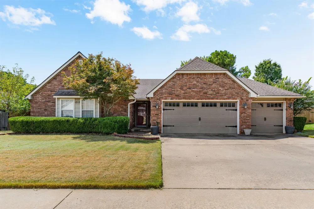 1717 W Jefferson Street Broken Arrow, OK 74011
