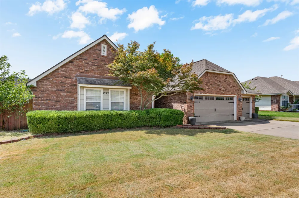 1717 W Jefferson Street Broken Arrow, OK 74011