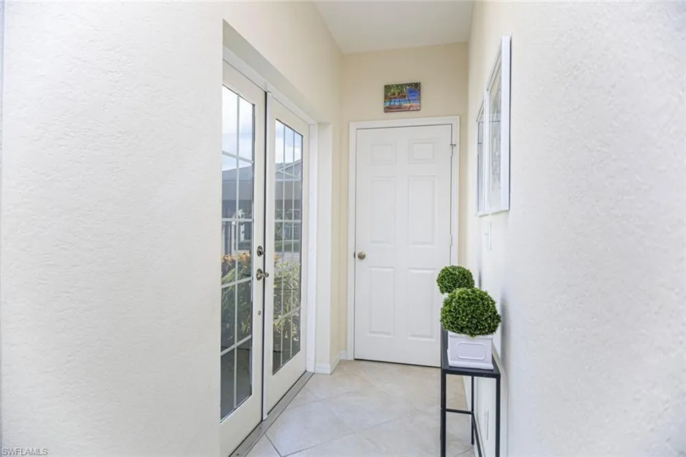 823 Tanbark Drive #101 Naples, FL 34108