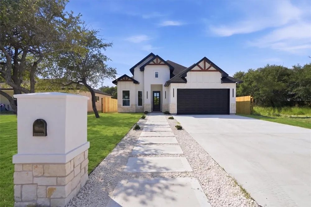 924 S 10TH Aransas Pass, TX 78336
