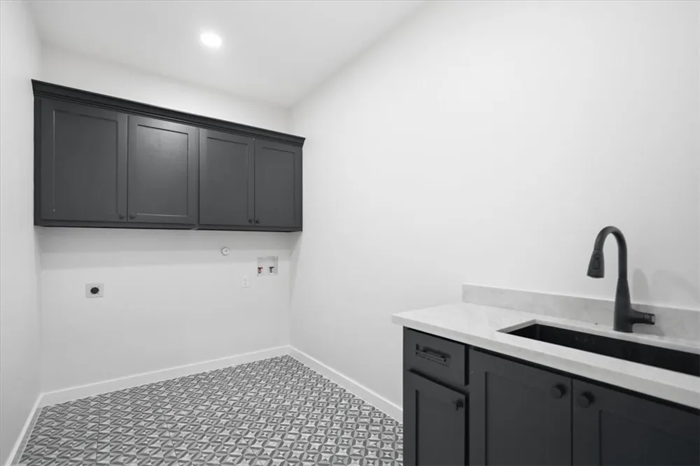924 S 10TH Aransas Pass, TX 78336