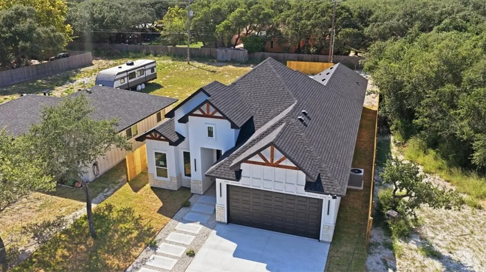 924 S 10TH Aransas Pass, TX 78336