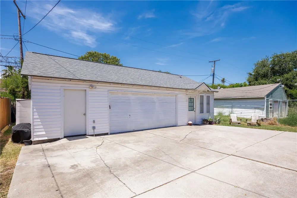 330 Cole Street Corpus Christi, TX 78404