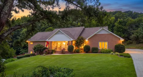 497 Cobblestone Creek Road NW