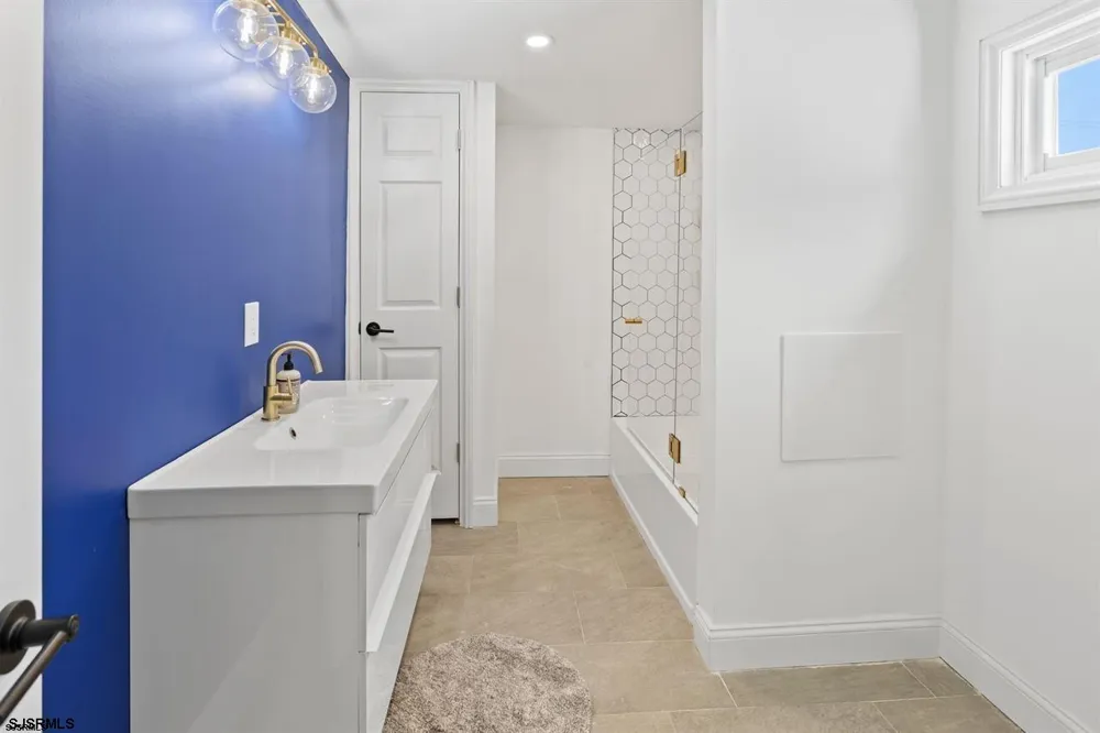 1134 Monroe Ave Atlantic City, NJ 08401