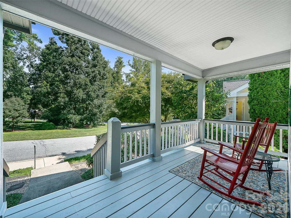 128 Village Greenway Flat Rock, NC 28731
