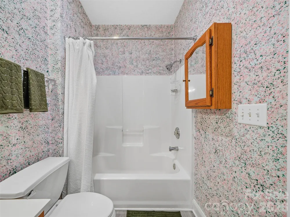 128 Village Greenway Flat Rock, NC 28731