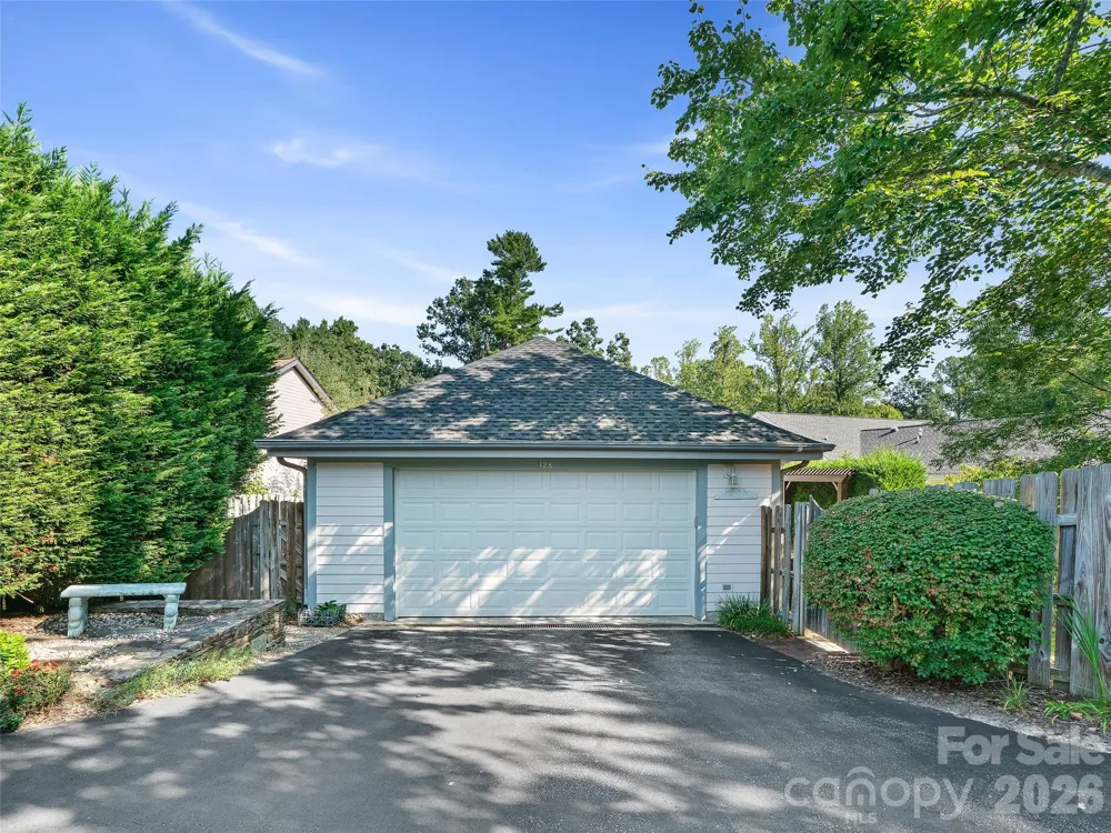 128 Village Greenway Flat Rock, NC 28731