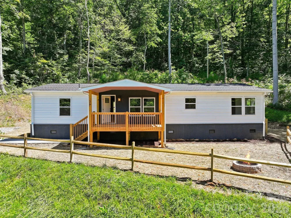 26 Lancelot Loop Canton, NC 28716