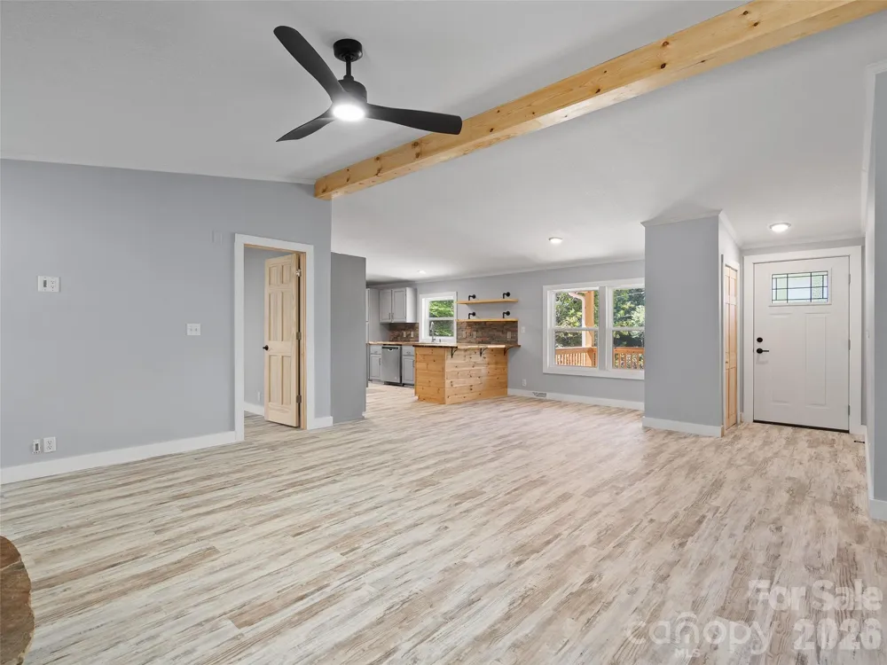 26 Lancelot Loop Canton, NC 28716