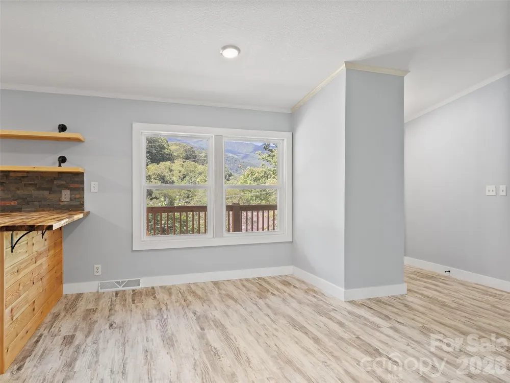 26 Lancelot Loop Canton, NC 28716