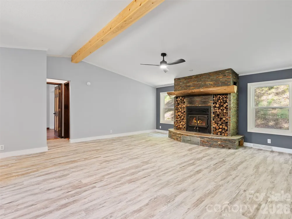 26 Lancelot Loop Canton, NC 28716