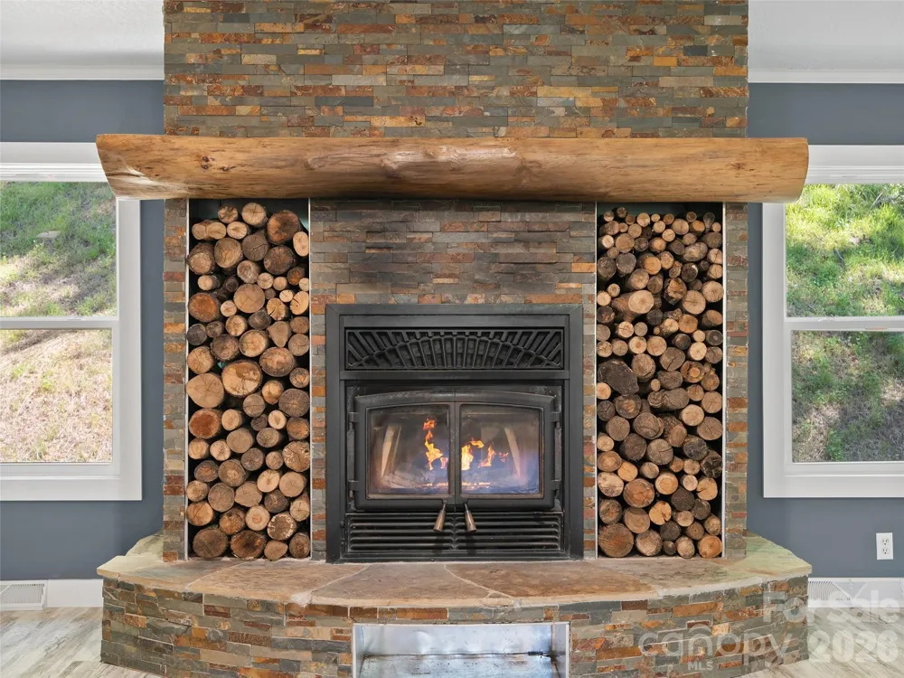 26 Lancelot Loop Canton, NC 28716