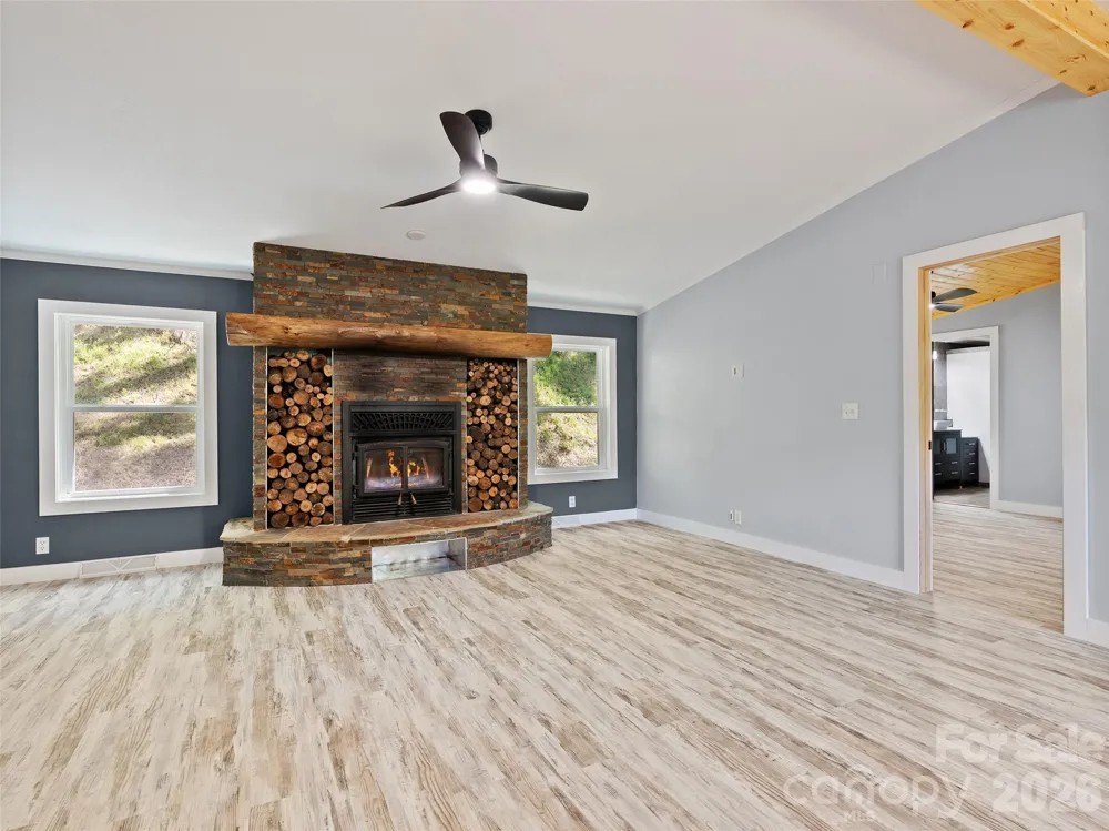 26 Lancelot Loop Canton, NC 28716