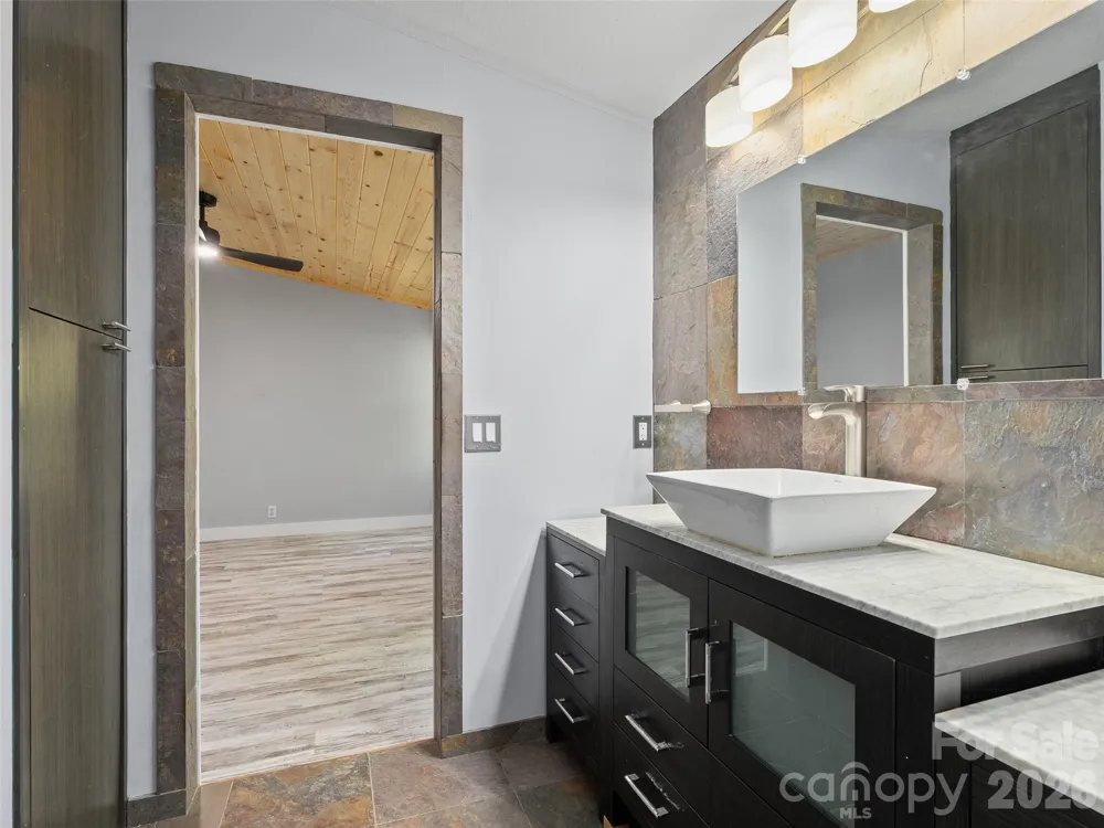 26 Lancelot Loop Canton, NC 28716
