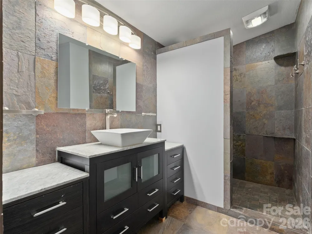 26 Lancelot Loop Canton, NC 28716