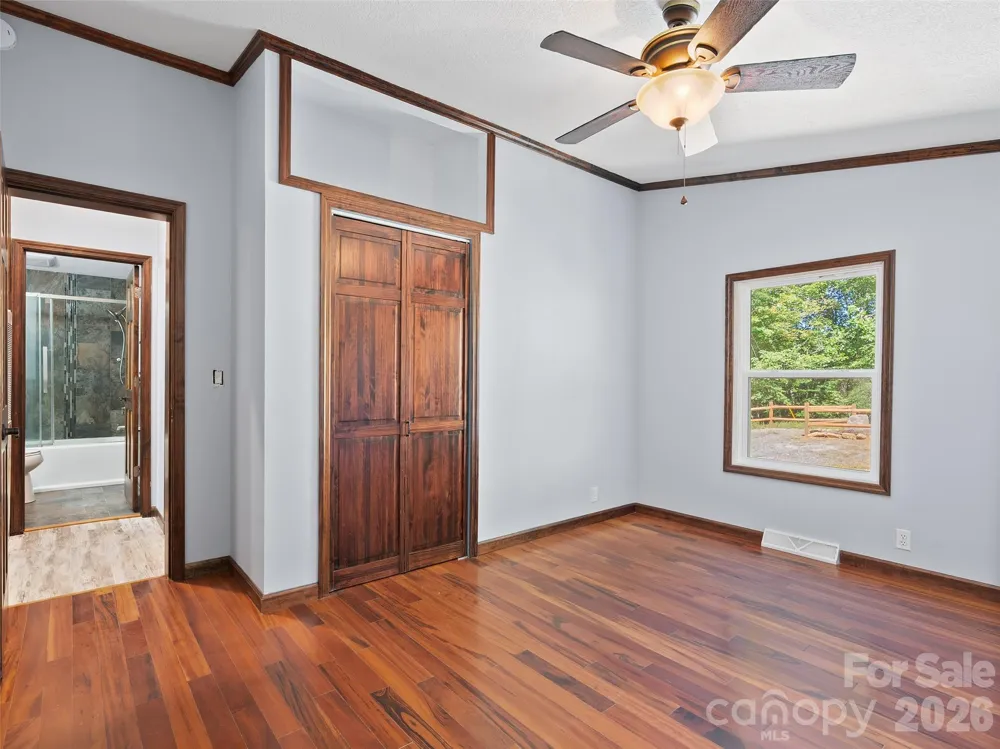 26 Lancelot Loop Canton, NC 28716