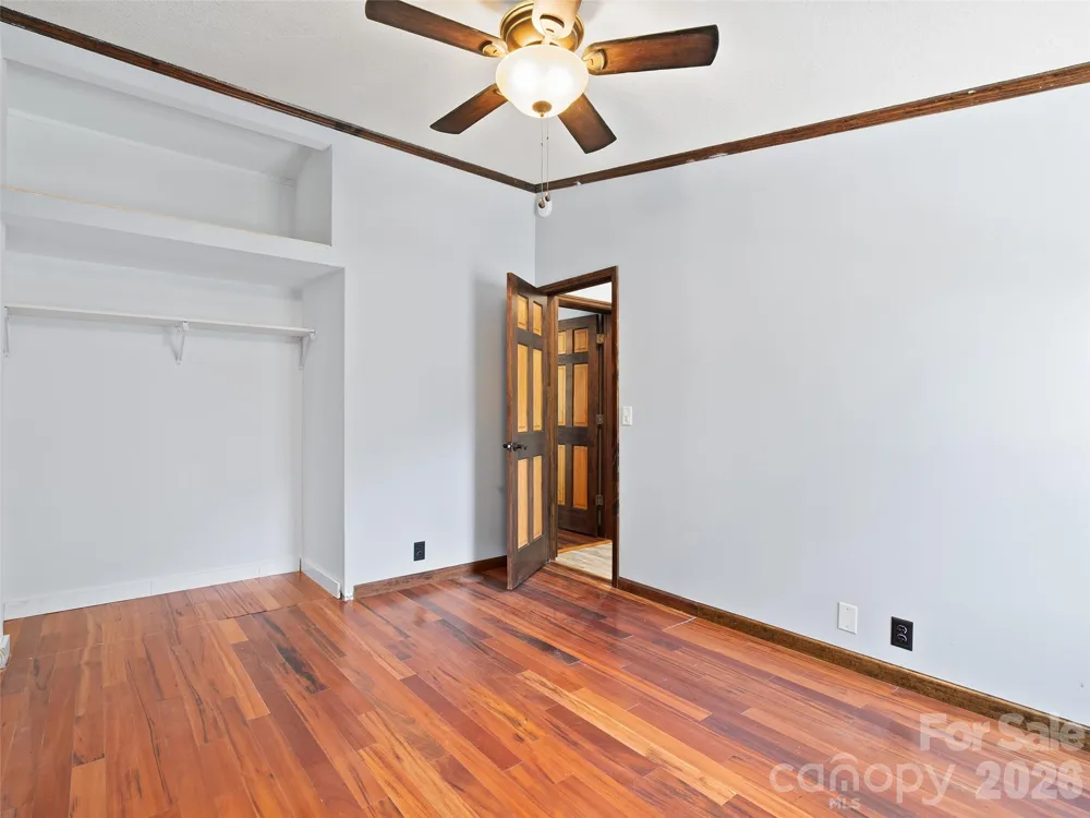 26 Lancelot Loop Canton, NC 28716