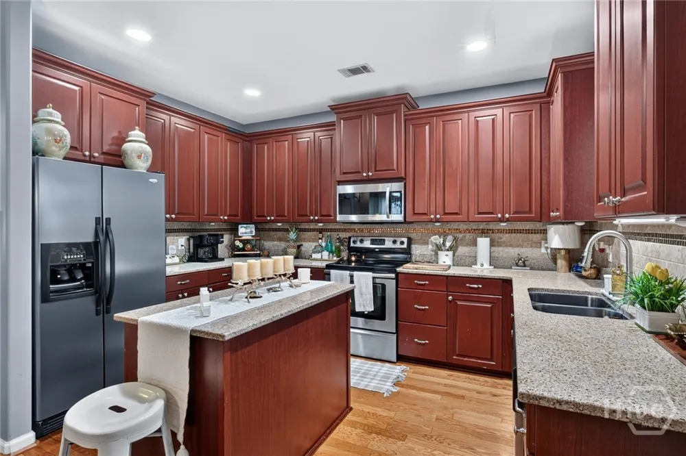 6 Castle Hill Road Savannah, GA 31419