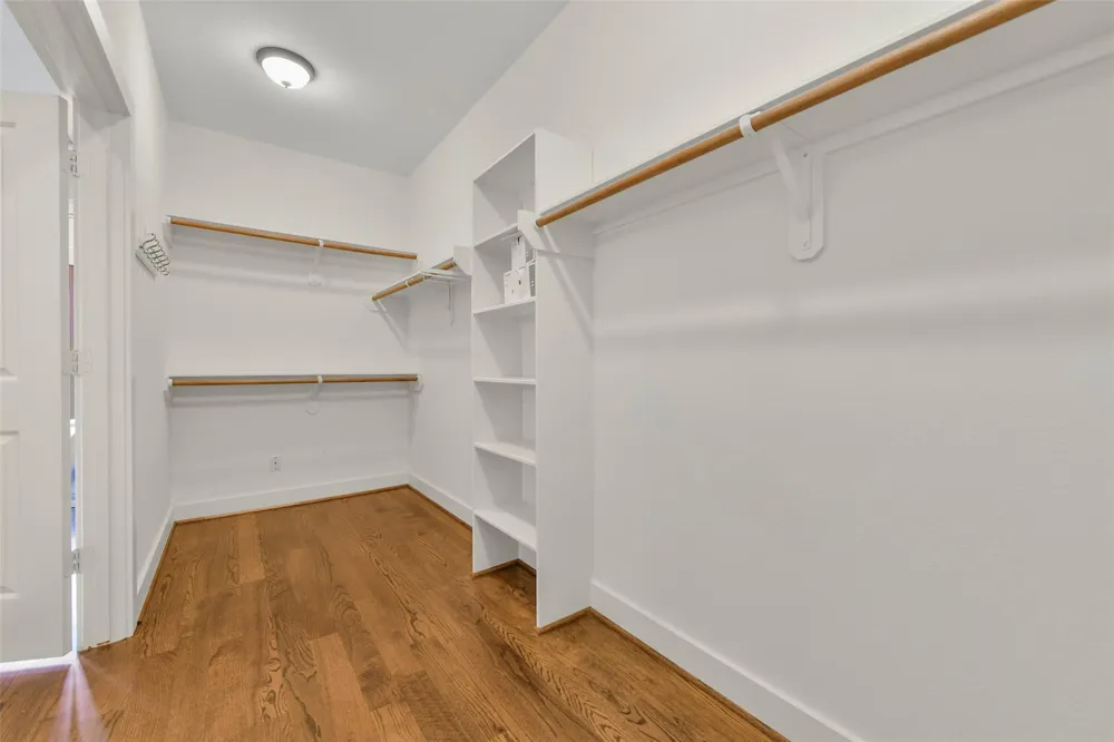 652 E 6th 1/2 Street Houston, TX 77007