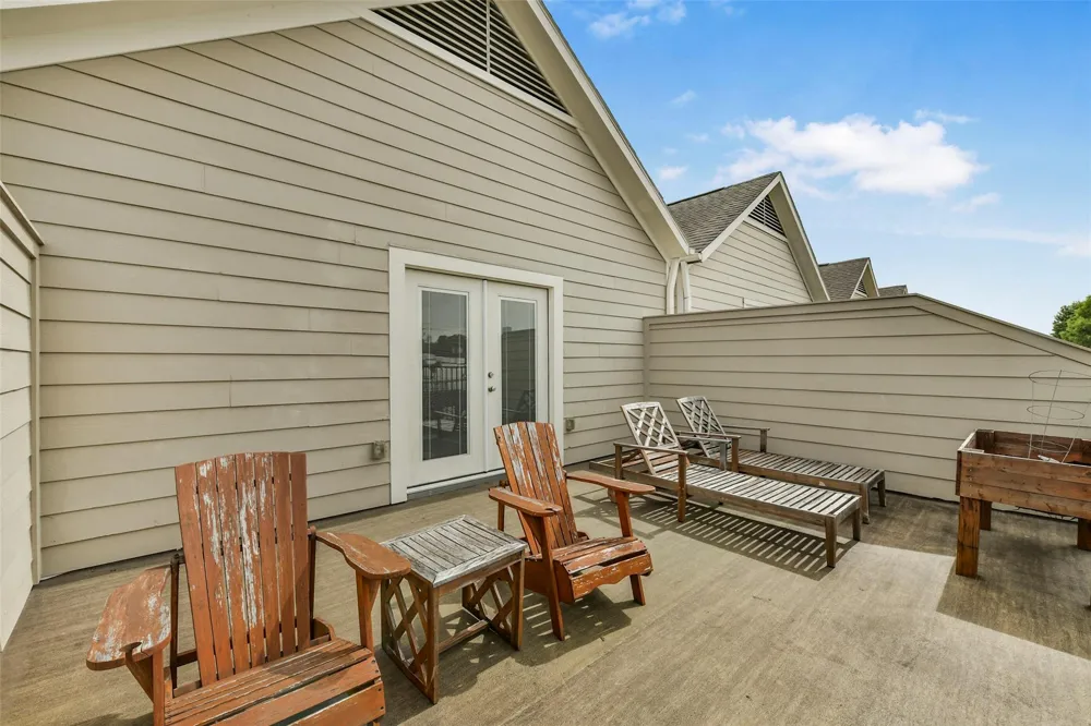 652 E 6th 1/2 Street Houston, TX 77007