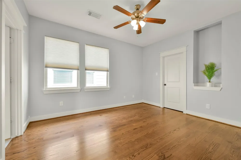 652 E 6th 1/2 Street Houston, TX 77007