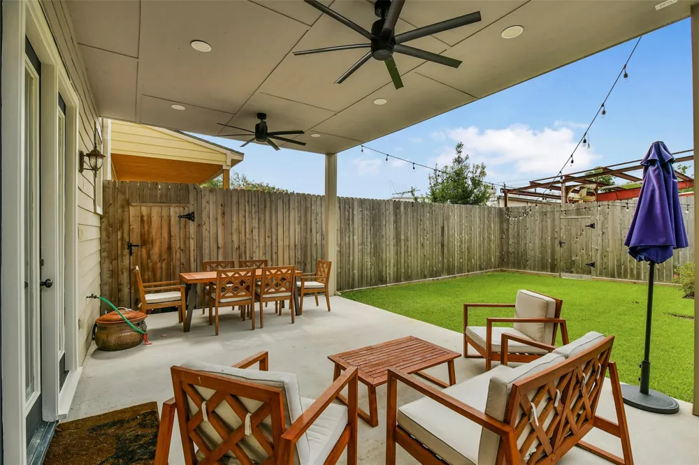652 E 6th 1/2 Street Houston, TX 77007