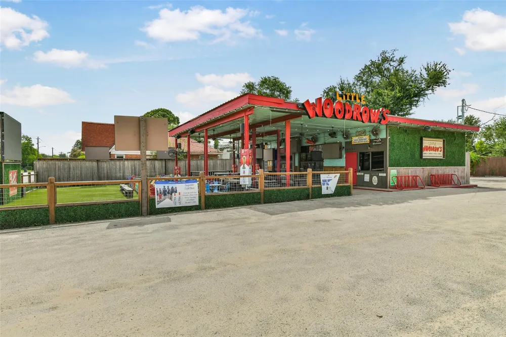 652 E 6th 1/2 Street Houston, TX 77007