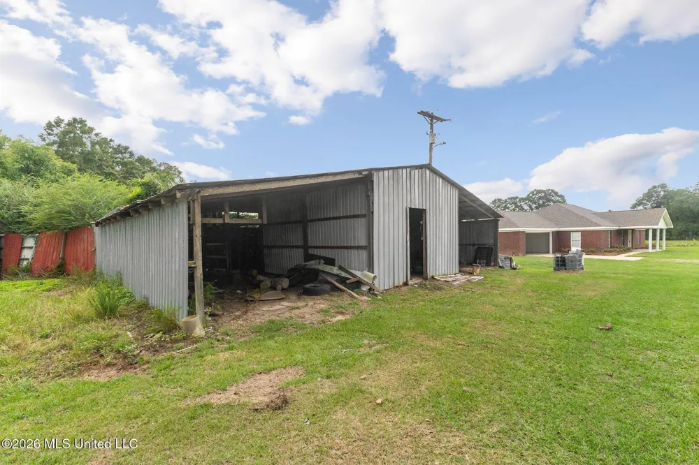 759 Lavelle Ladner Road Lumberton, MS 39455