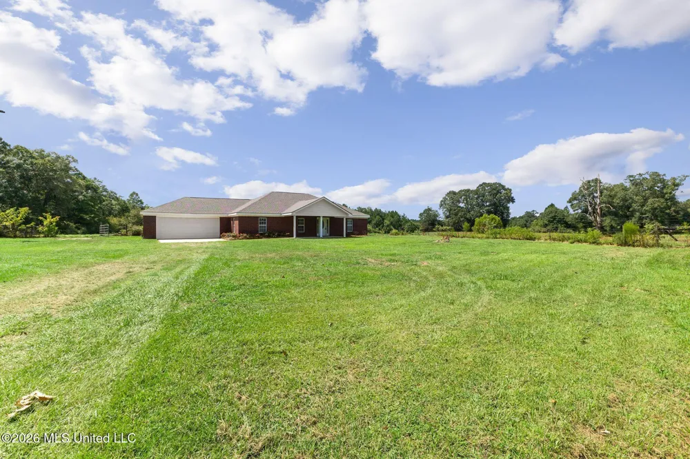 759 Lavelle Ladner Road Lumberton, MS 39455